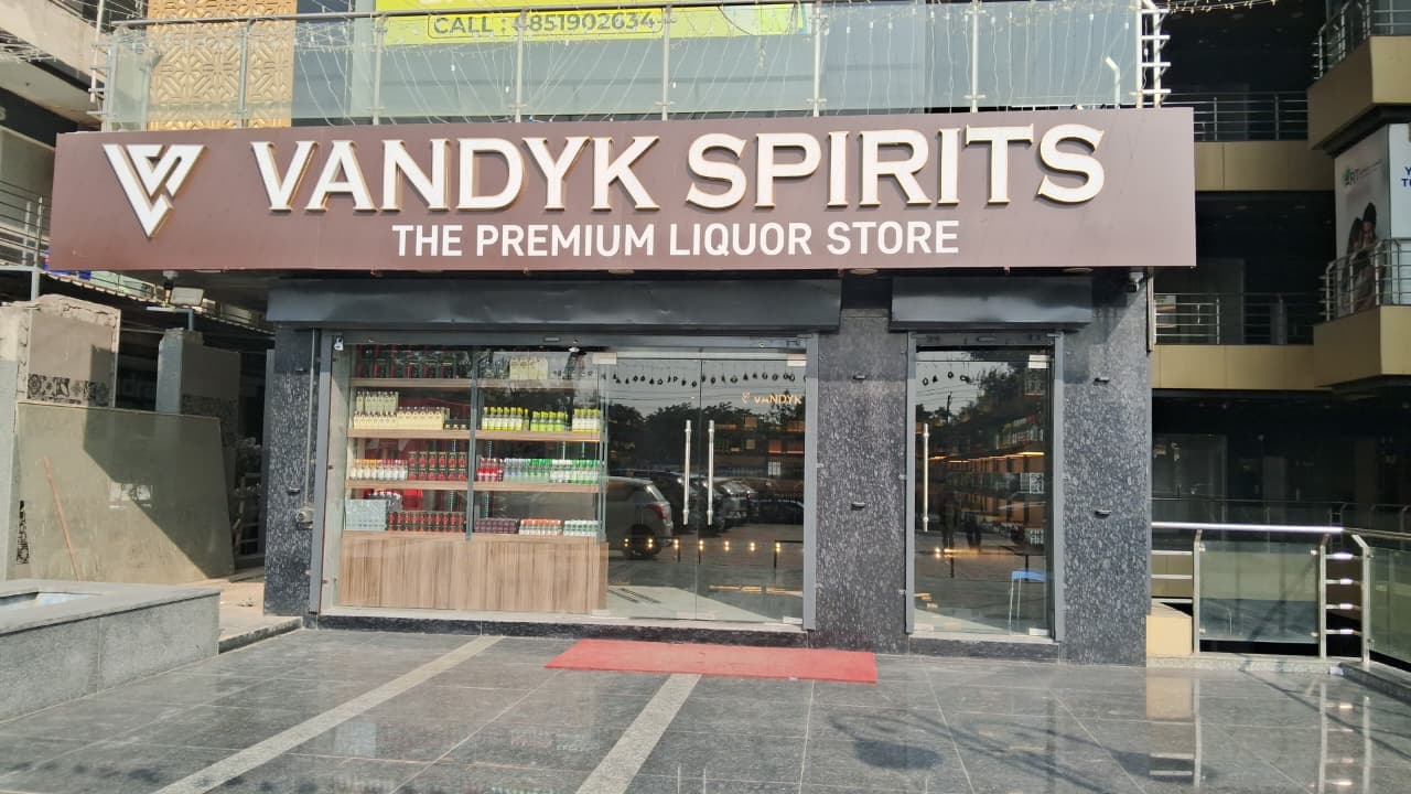 Vandyk Spirit’s Embark Plaza Store exterior at Embark Plaza Mall